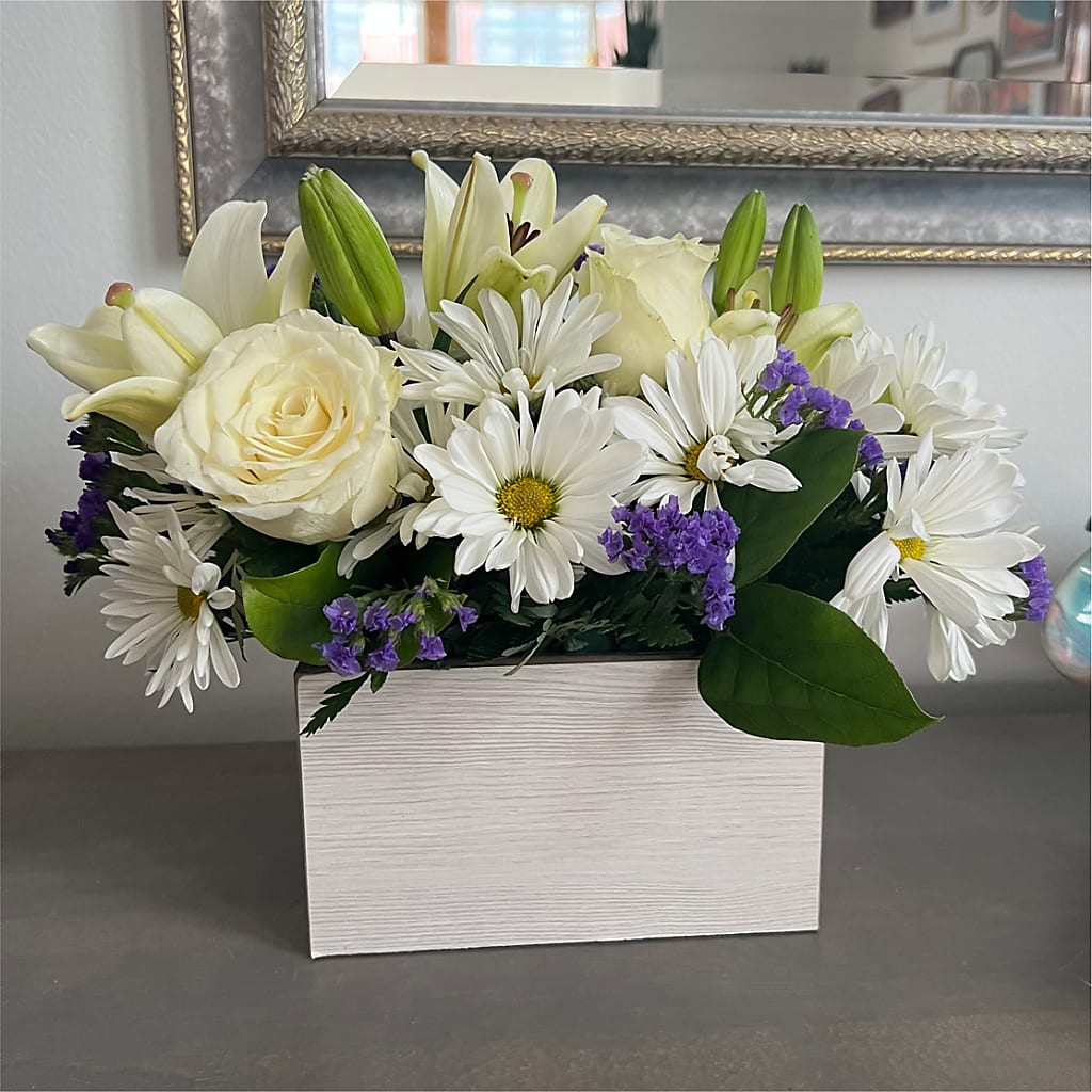 Beyond Blue Box Bouquet – Davinci Flower Shop Ltd, Scarborough ON