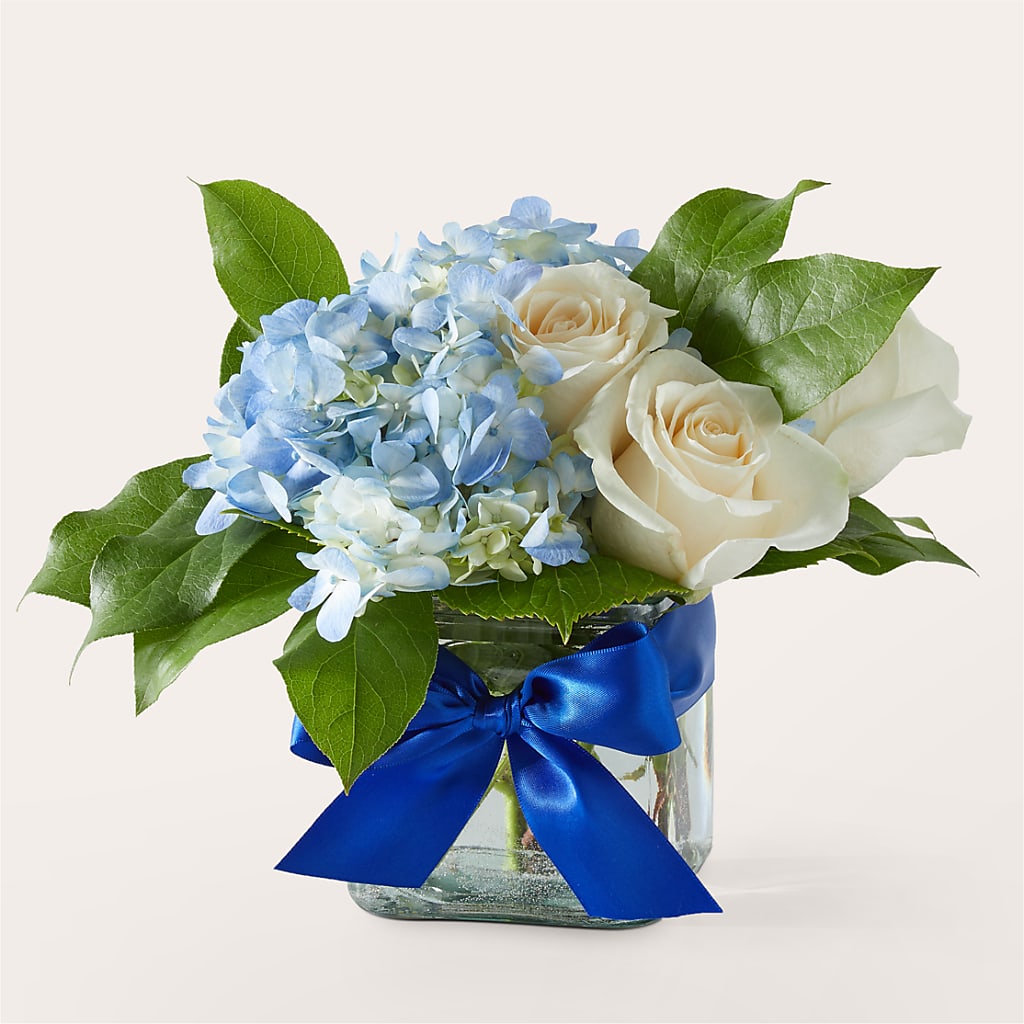 Sky Blue Delight Bouquet – Davinci Flower Shop Ltd, Scarborough ON