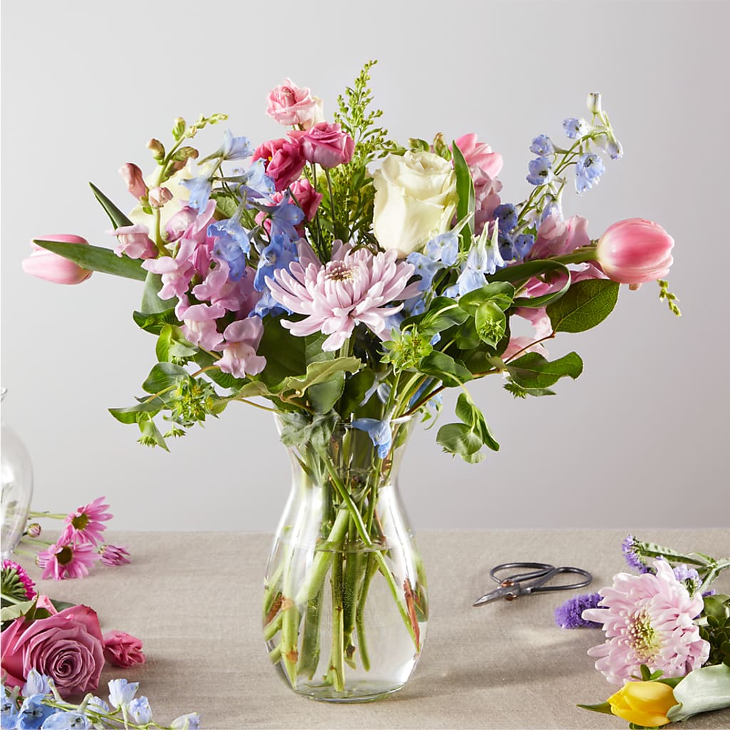 Pastel Tradition - A Florist Original – Davinci Flower Shop Ltd, Scarborough ON