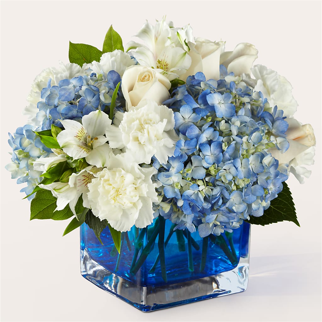 Soothing Waters Bouquet – Davinci Flower Shop Ltd, Scarborough ON