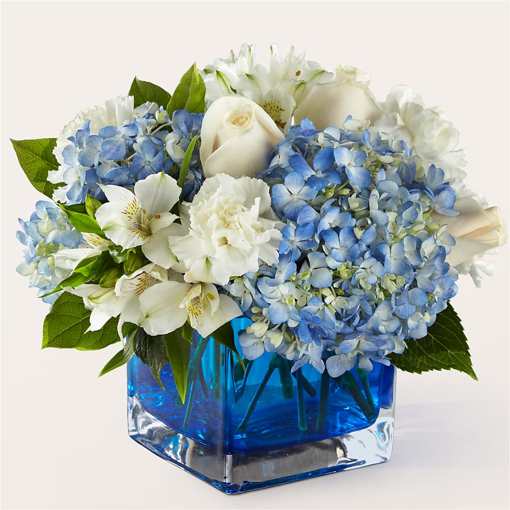 Soothing Waters Bouquet – Davinci Flower Shop Ltd, Scarborough ON