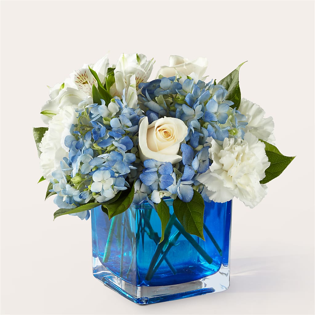 Soothing Waters Bouquet – Davinci Flower Shop Ltd, Scarborough ON