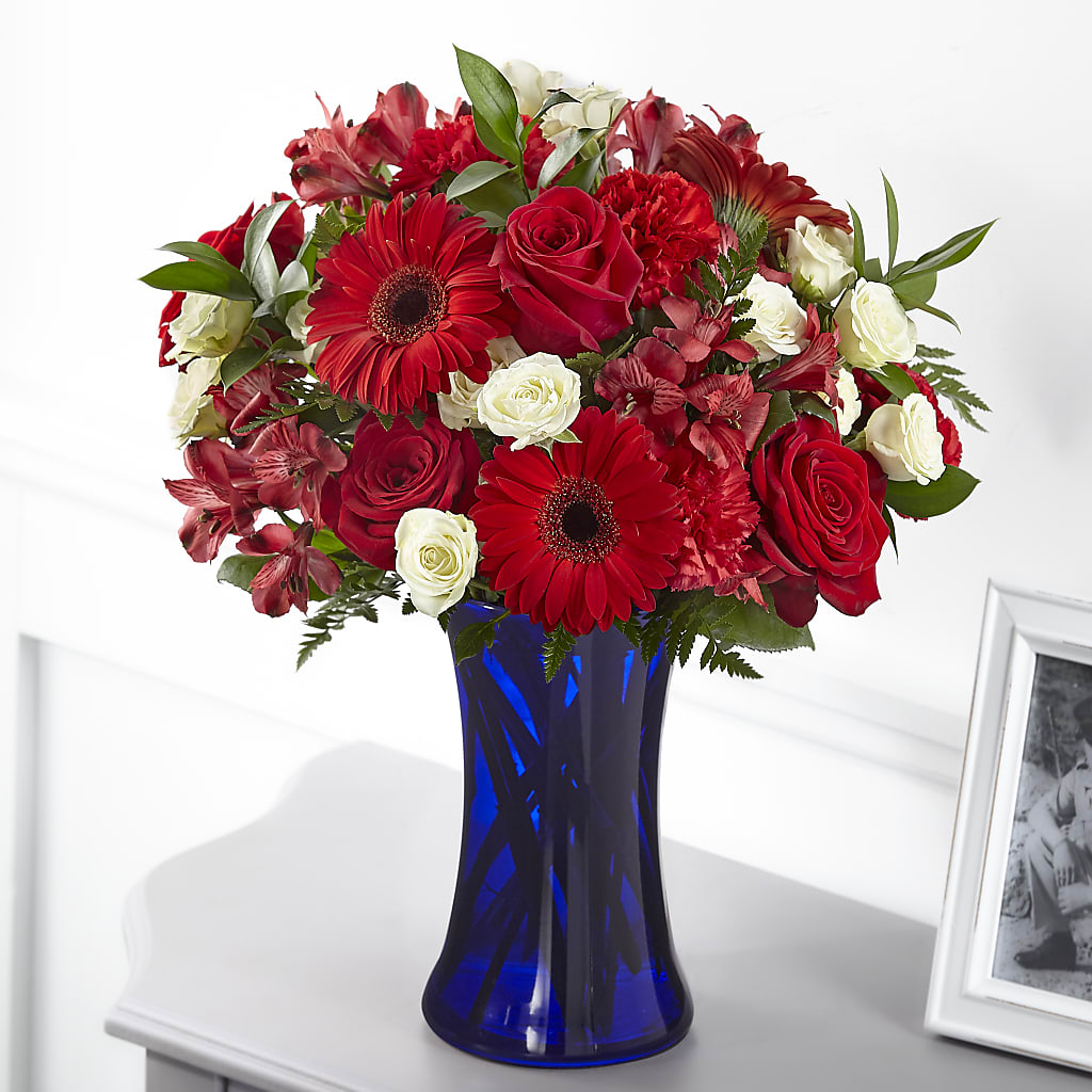 Hearts Embrace Bouquet – Davinci Flower Shop Ltd, Scarborough ON