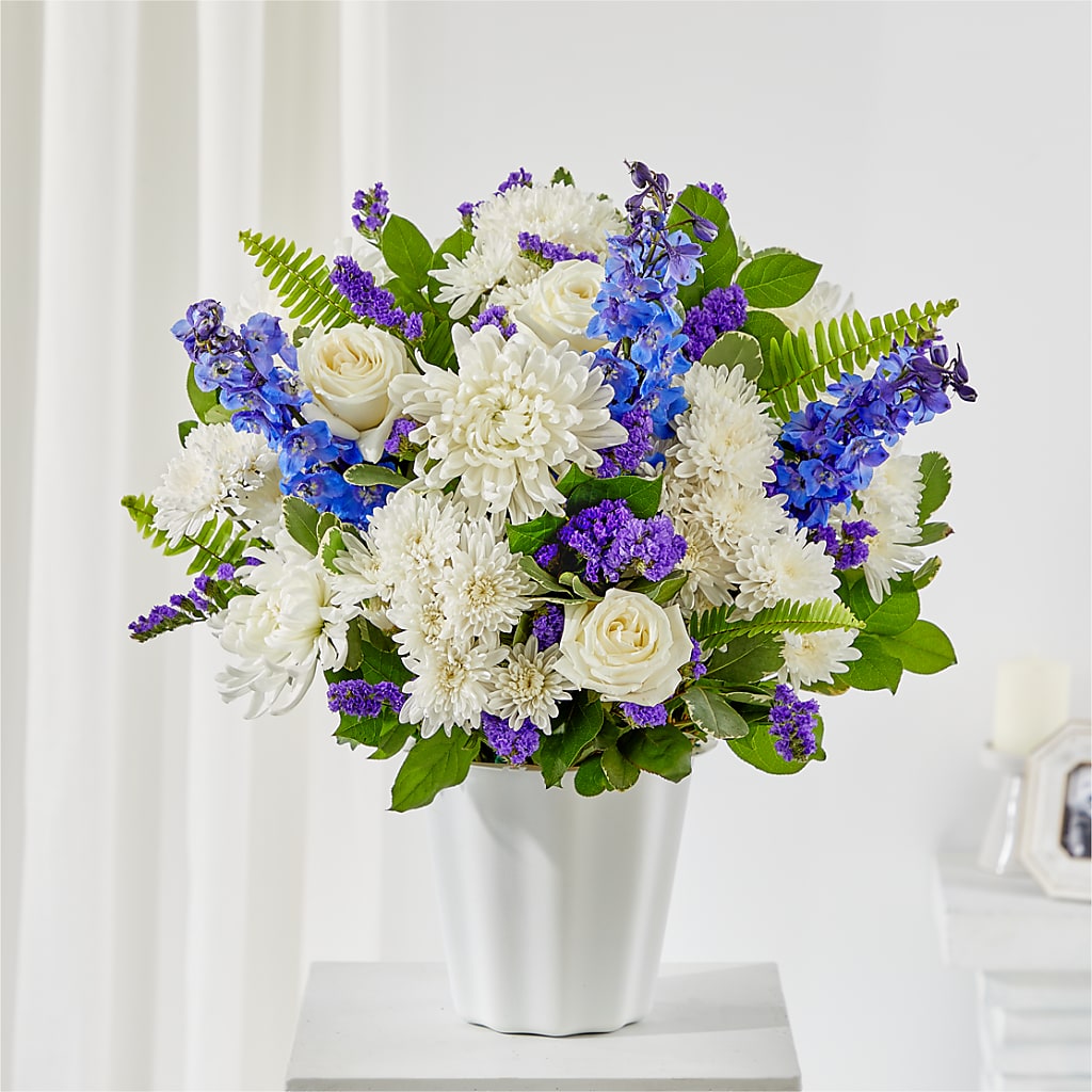 Hold Dear Tabletop Basket – Davinci Flower Shop Ltd, Scarborough ON