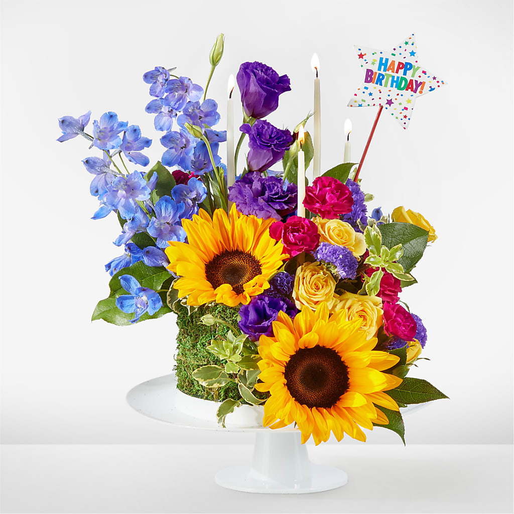 Star of the Day Floral Cake – Davinci Flower Shop Ltd, Scarborough ON