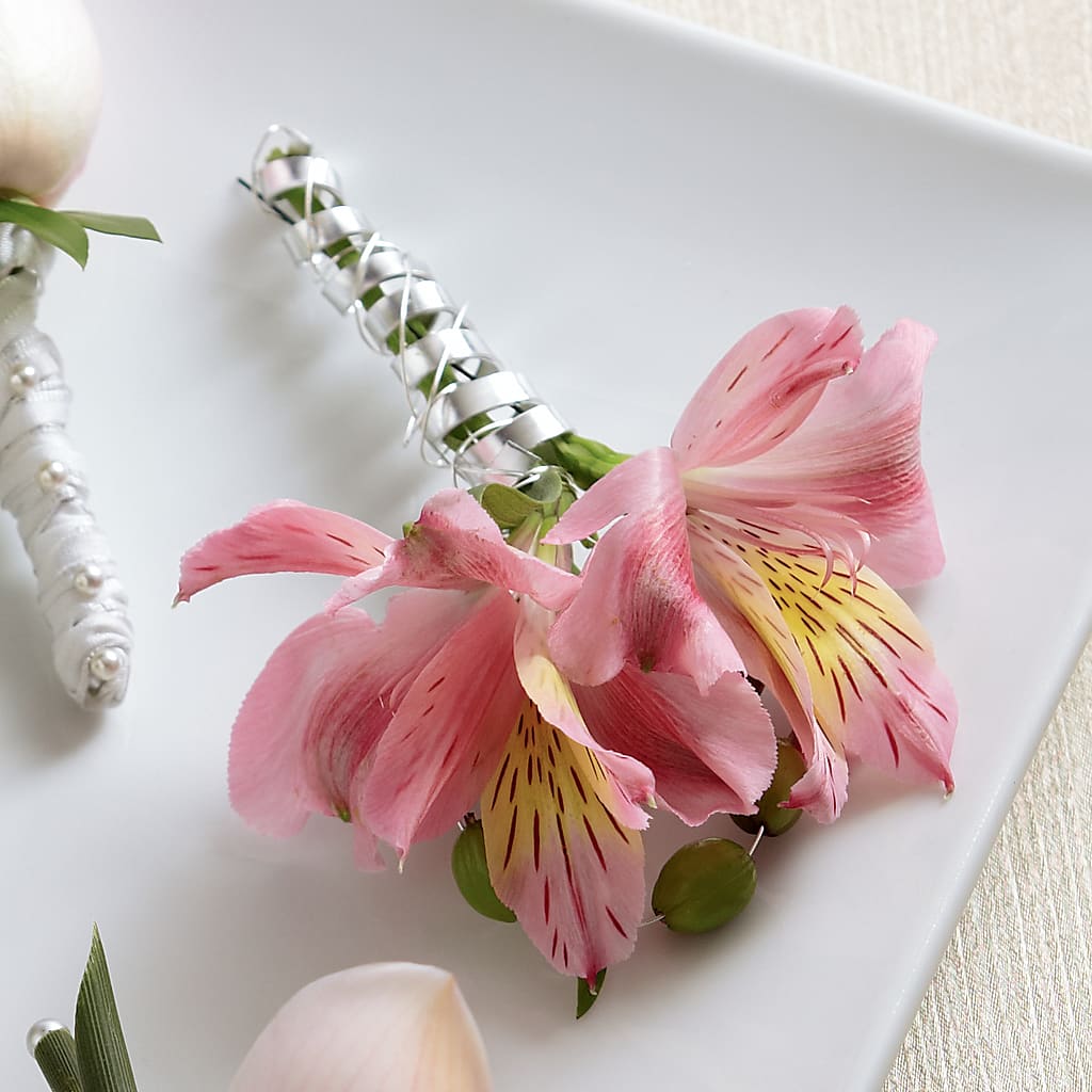 Pink Peruvian Lily Boutonniere – Davinci Flower Shop Ltd, Scarborough ON