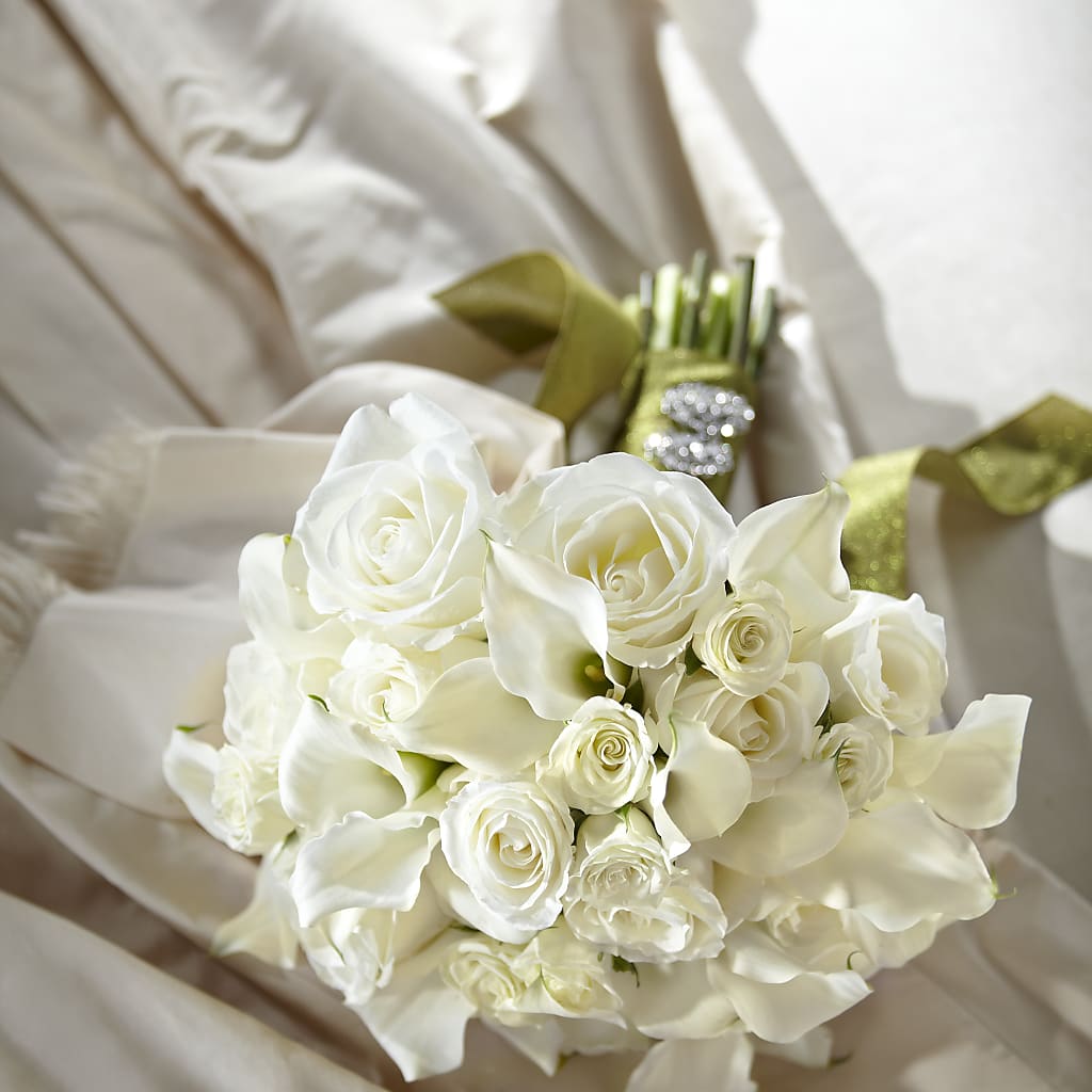 Serene Highness Bouquet – Davinci Flower Shop Ltd, Scarborough ON