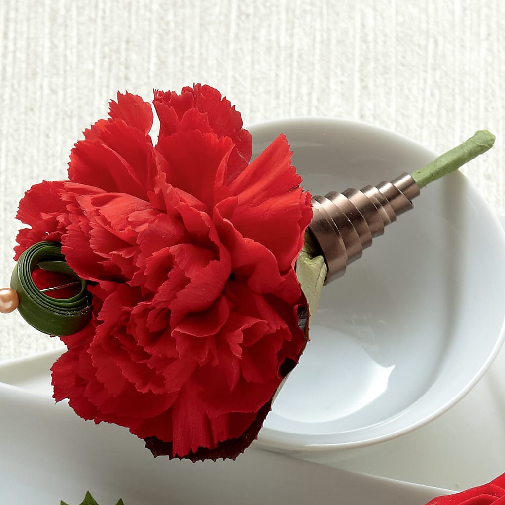 Red Carnation Boutonniere – Davinci Flower Shop Ltd, Scarborough ON