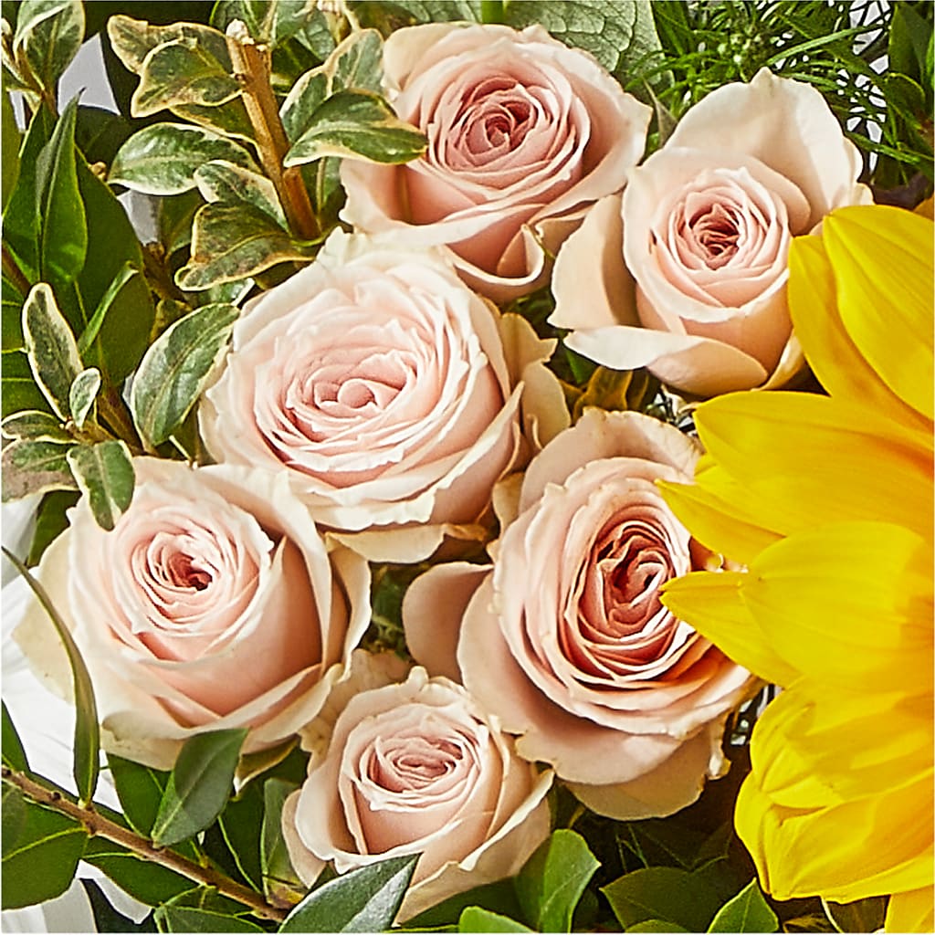 The Good Life Bouquet –  Davinci Flower Shop Ltd, Scarborough ON