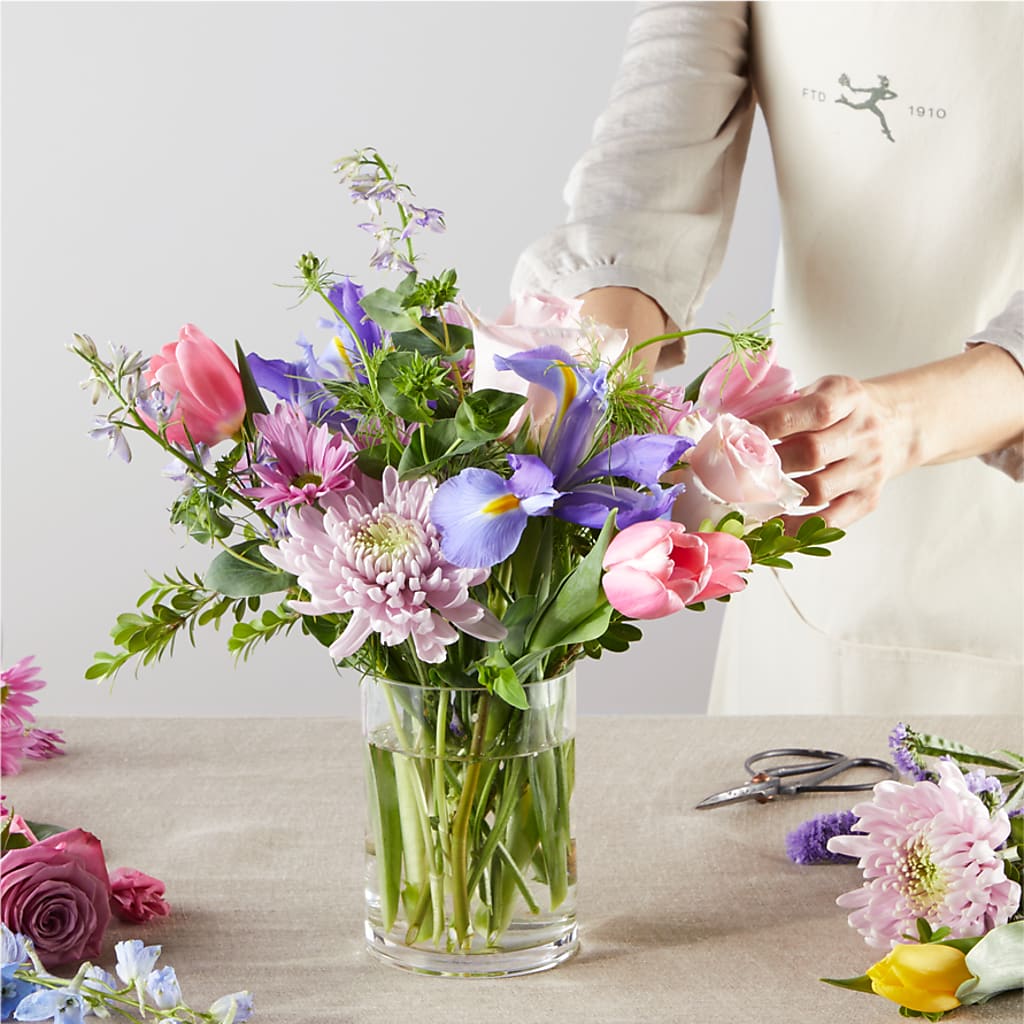 Pastel Tradition - A Florist Original –  Davinci Flower Shop Ltd, Scarborough ON