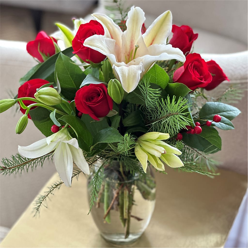 Sparkling Snowflakes Bouquet –  Davinci Flower Shop Ltd, Scarborough ON