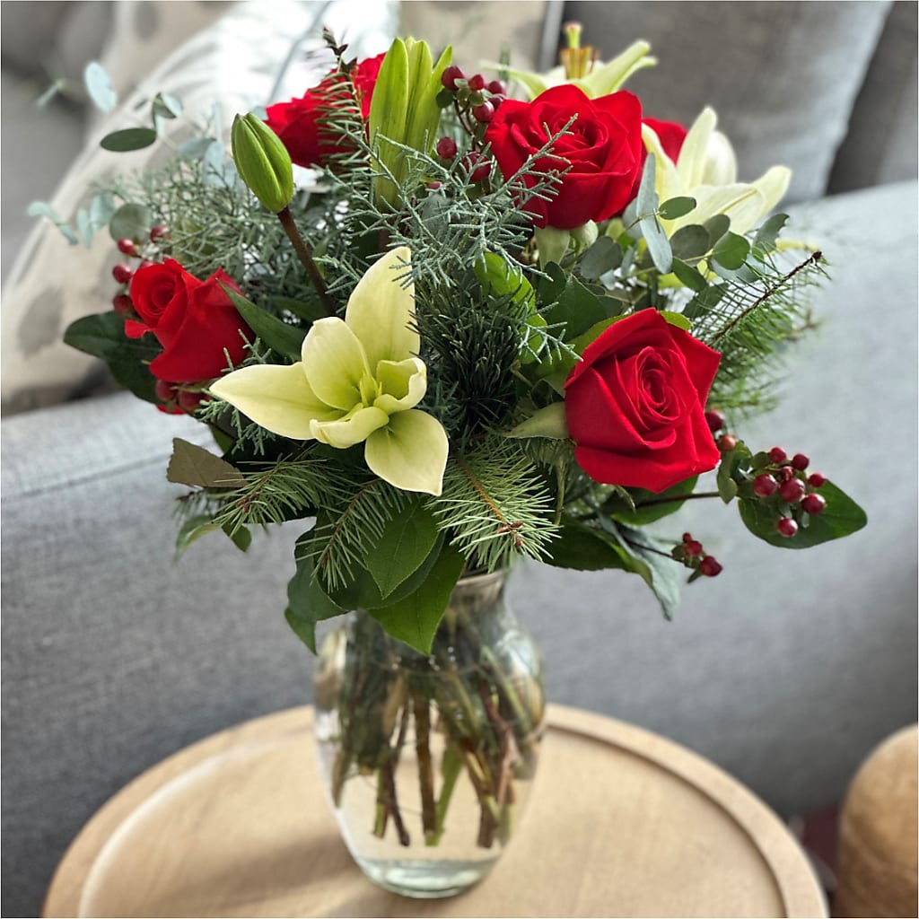 Glittering Lights Bouquet –  Davinci Flower Shop Ltd, Scarborough ON
