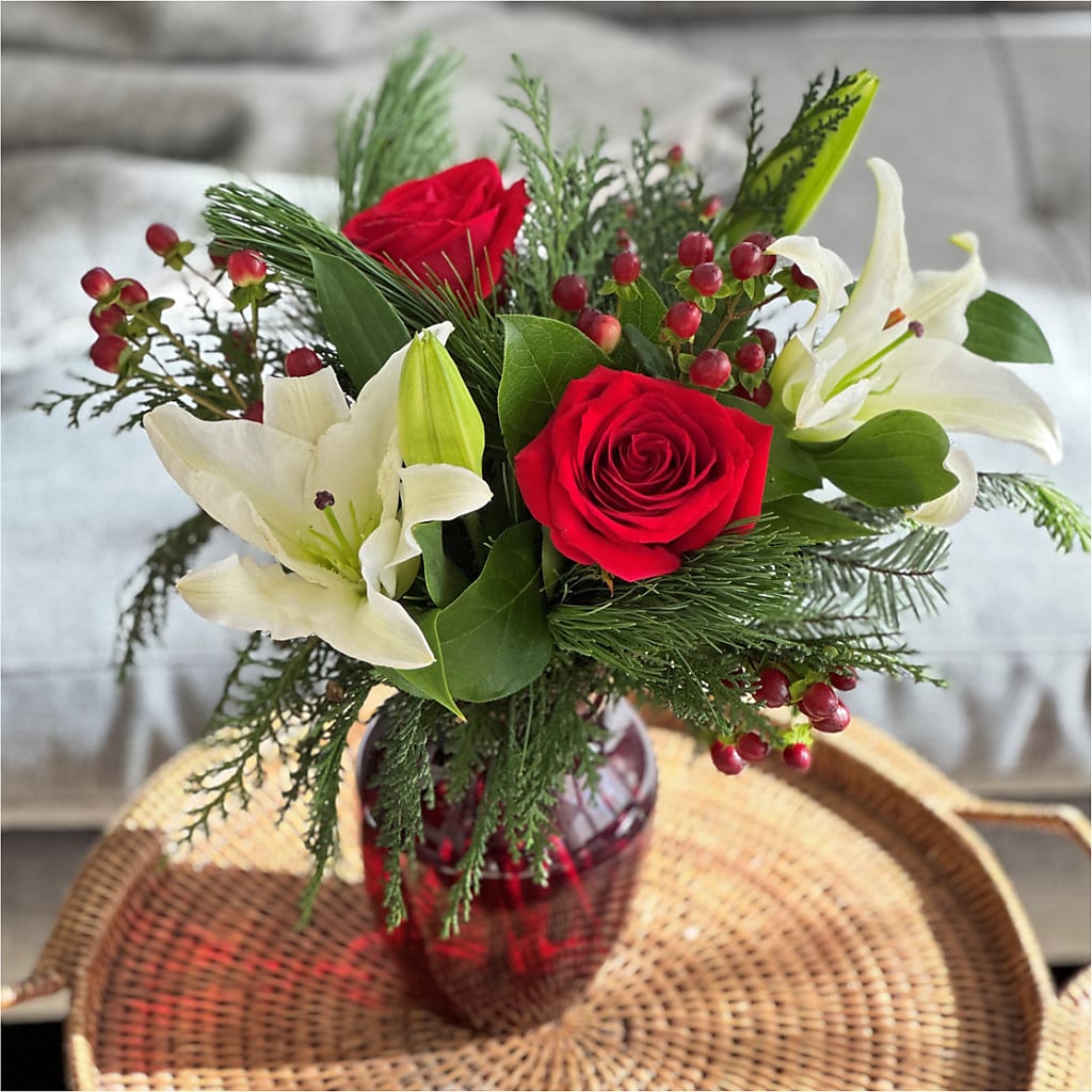 Evergreen Delight Bouquet –  Davinci Flower Shop Ltd, Scarborough ON