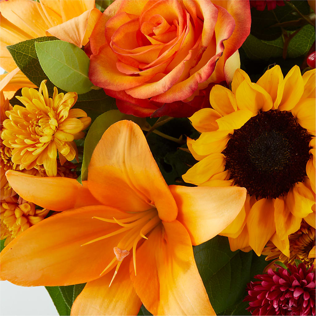 Grateful Centerpiece –  Davinci Flower Shop Ltd, Scarborough ON