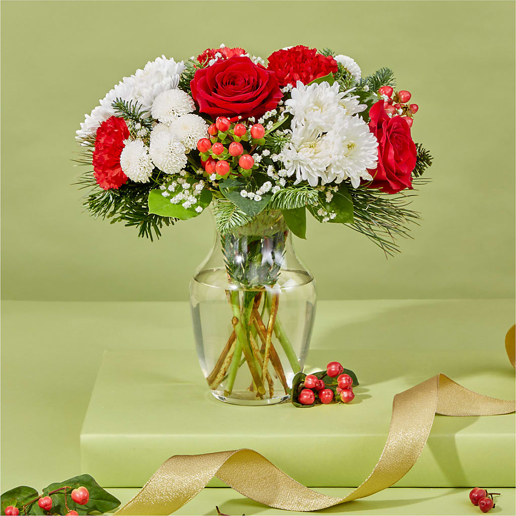 Chance of Flurries Bouquet –  Davinci Flower Shop Ltd, Scarborough ON