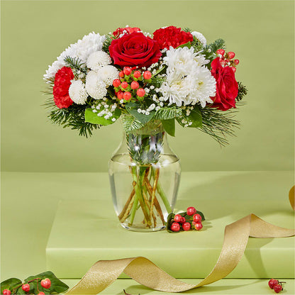 Chance of Flurries Bouquet –  Davinci Flower Shop Ltd, Scarborough ON