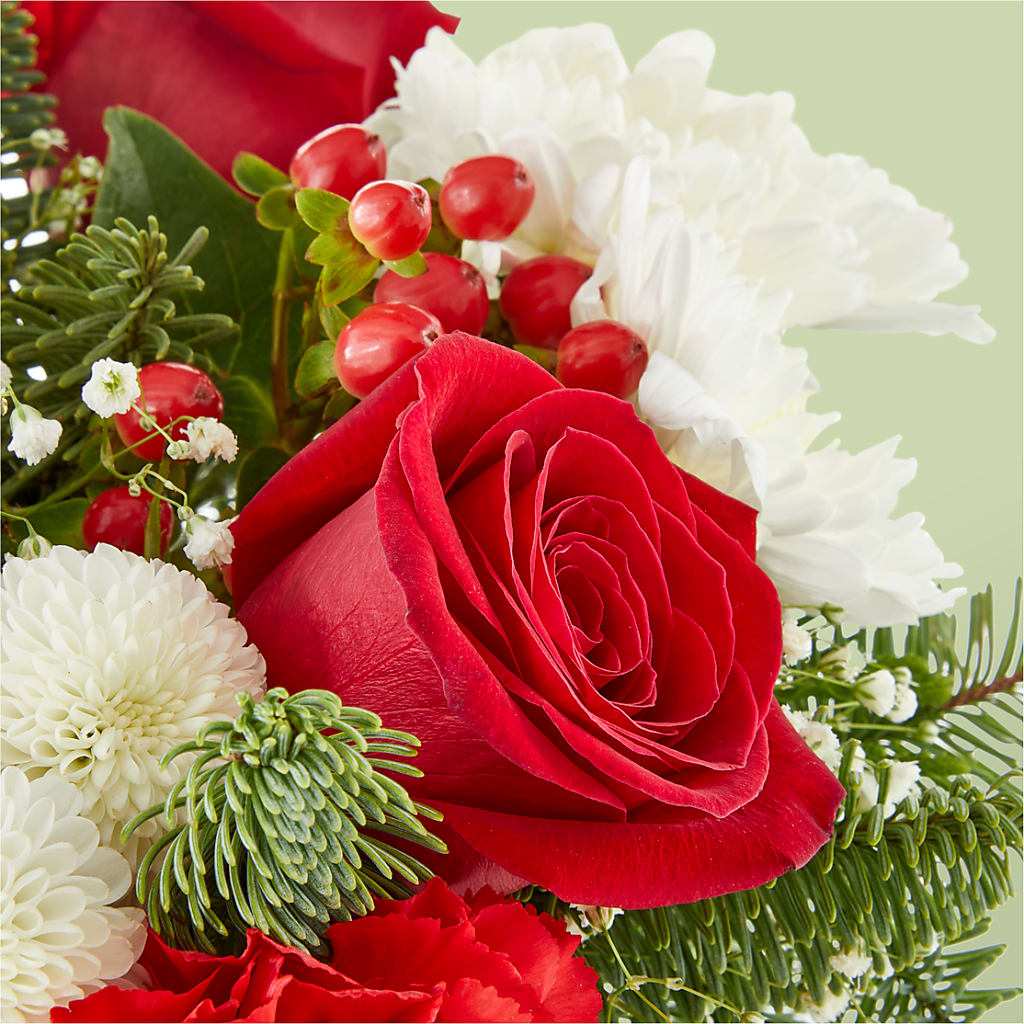 Chance of Flurries Bouquet –  Davinci Flower Shop Ltd, Scarborough ON