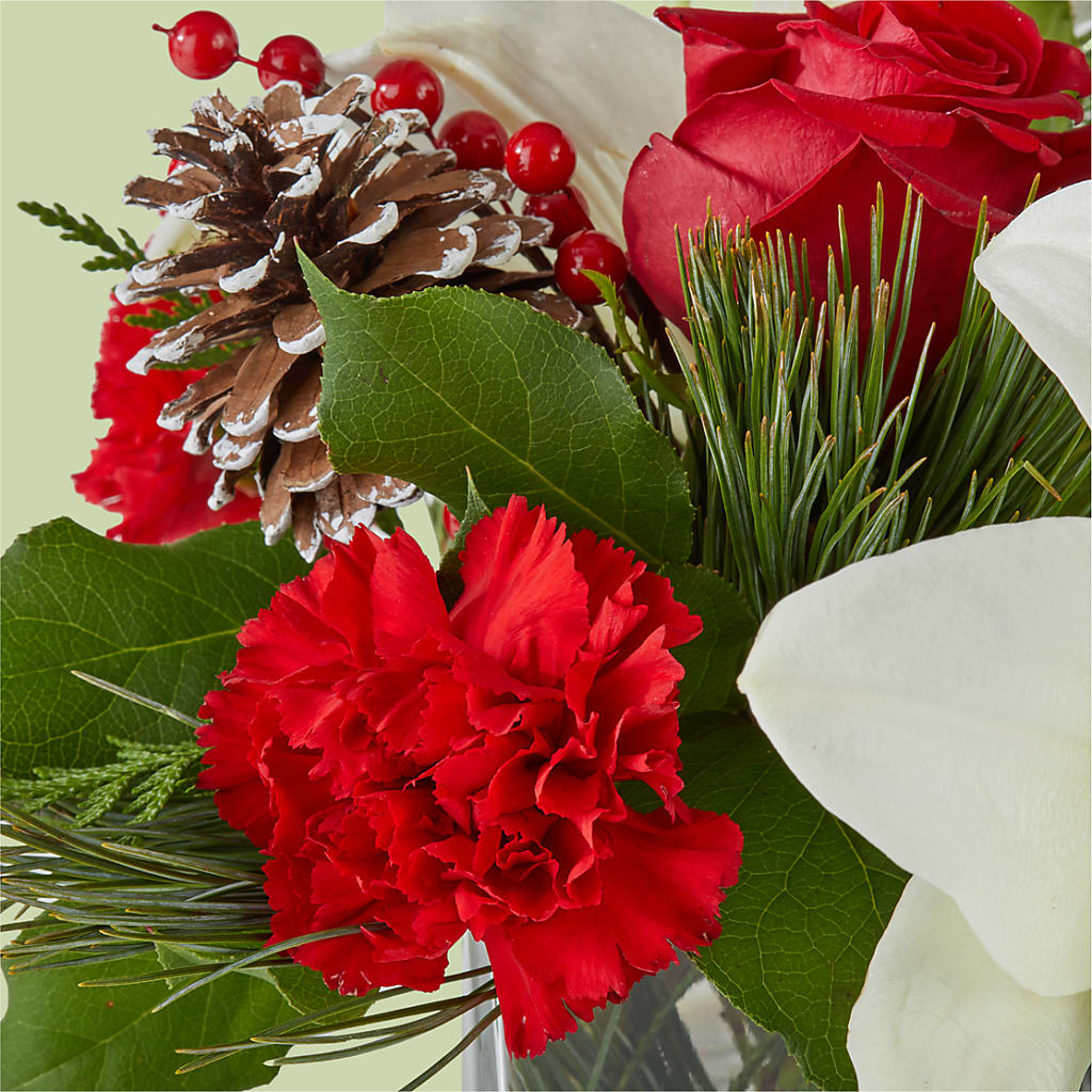 Glistening Icicles Bouquet –  Davinci Flower Shop Ltd, Scarborough ON