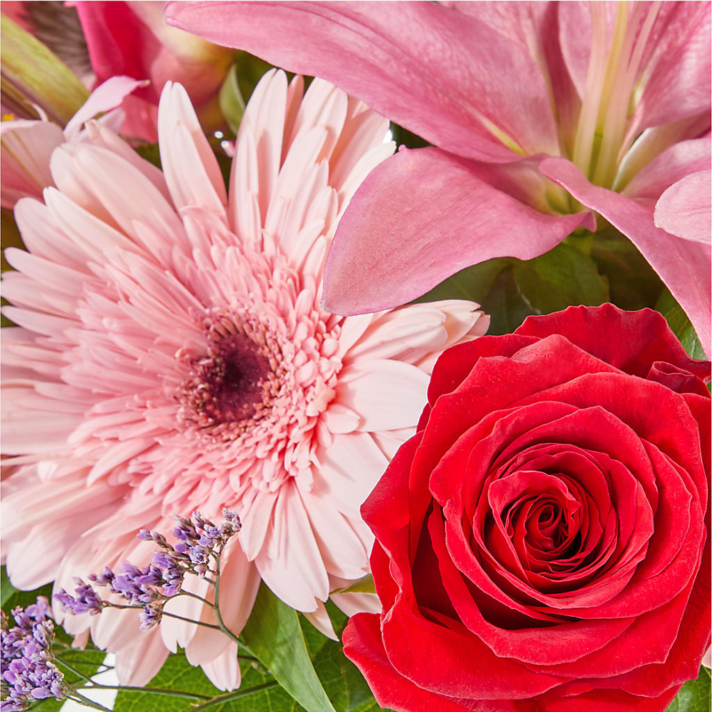 Lots of Love Bouquet –  Davinci Flower Shop Ltd, Scarborough ON