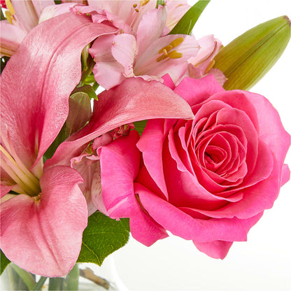 Lots of Love Bouquet –  Davinci Flower Shop Ltd, Scarborough ON