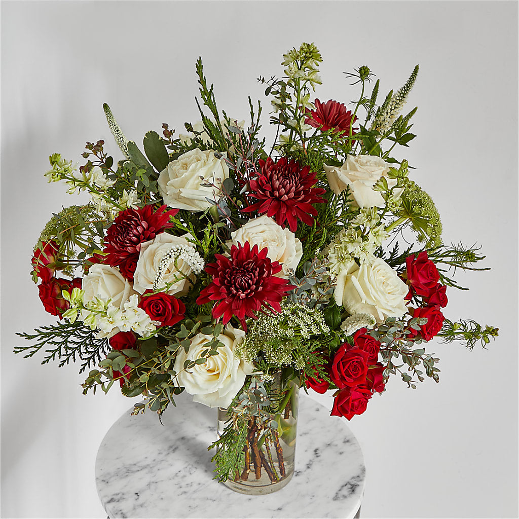 Favorite Traditions Bouquet –  Davinci Flower Shop Ltd, Scarborough ON