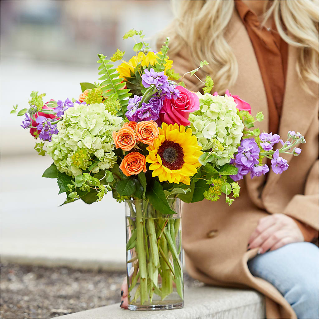 Vibrant Greetings Bouquet –  Davinci Flower Shop Ltd, Scarborough ON