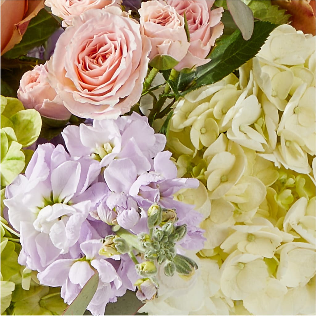 Porch Swing Bouquet –  Davinci Flower Shop Ltd, Scarborough ON