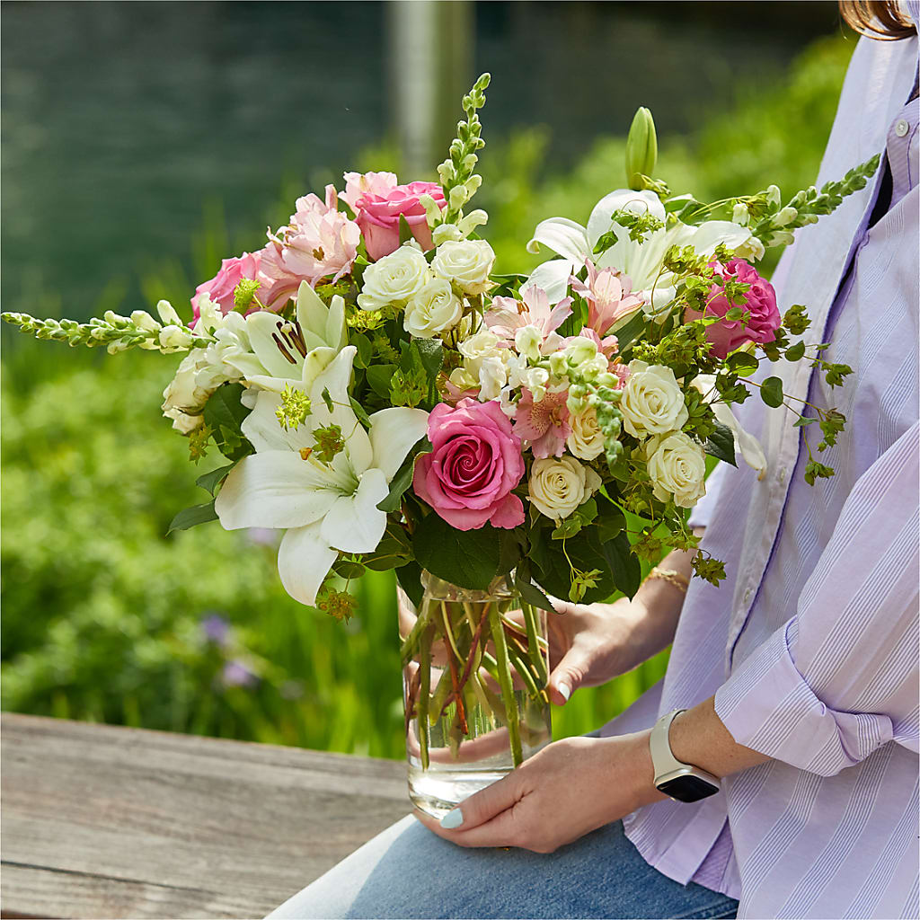 Fondly Bouquet –  Davinci Flower Shop Ltd, Scarborough ON